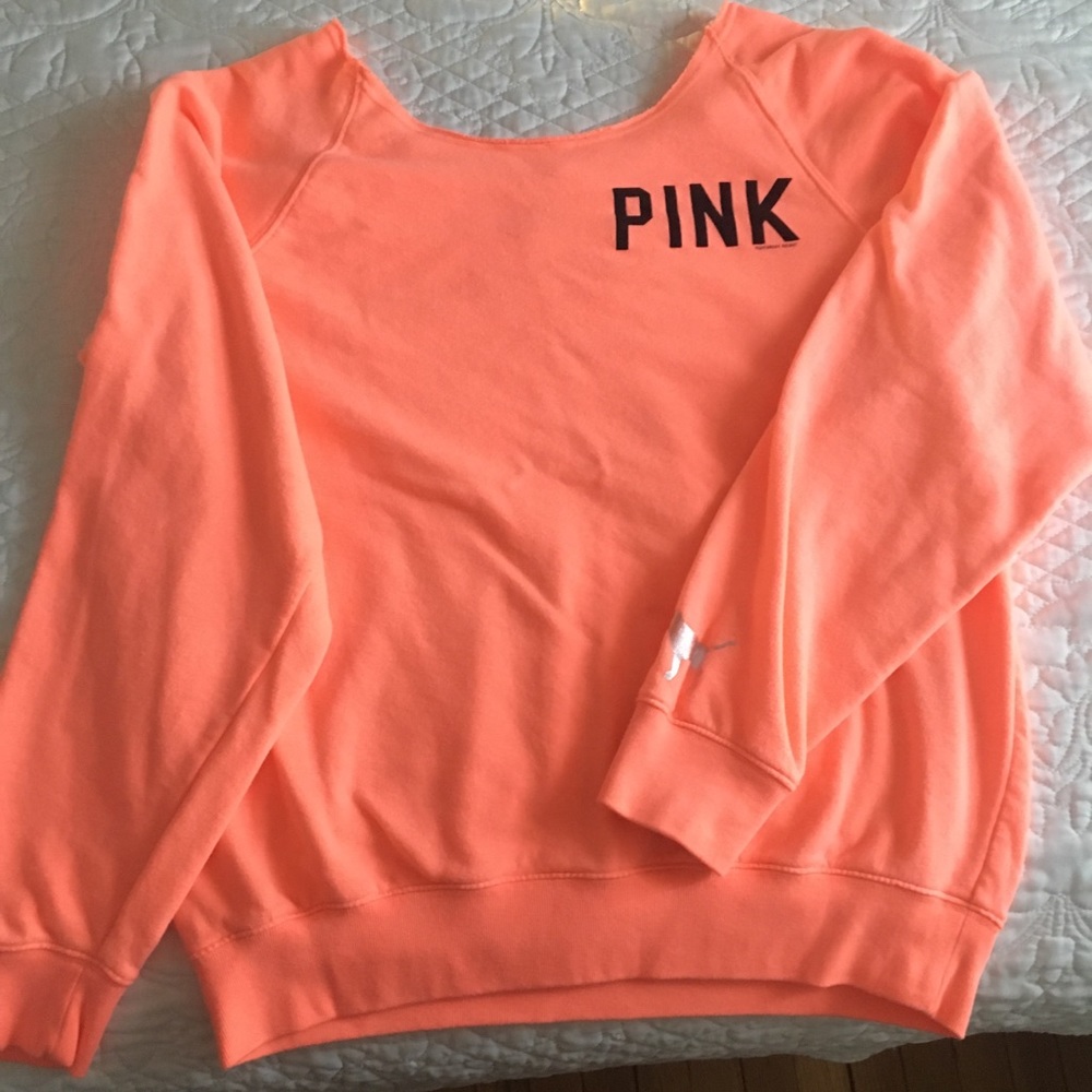 PinK vs sweatshirt ☀️